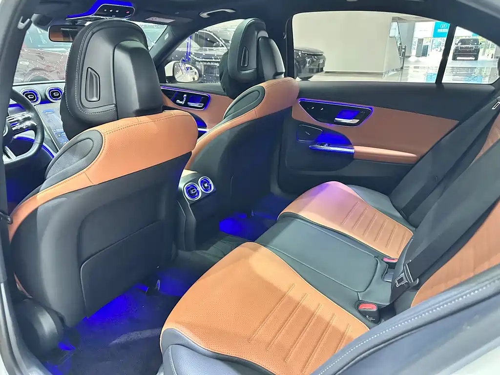 Mercedes-Benz C-Class — миниатюра 12