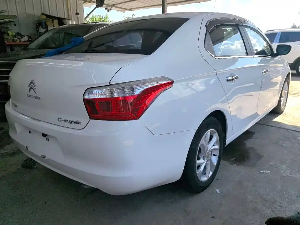 Citroen Elysee — миниатюра 3