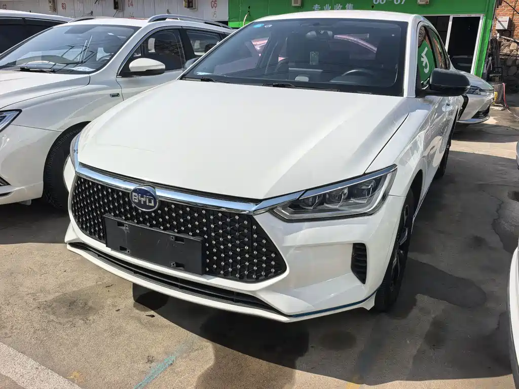 BYD E3
