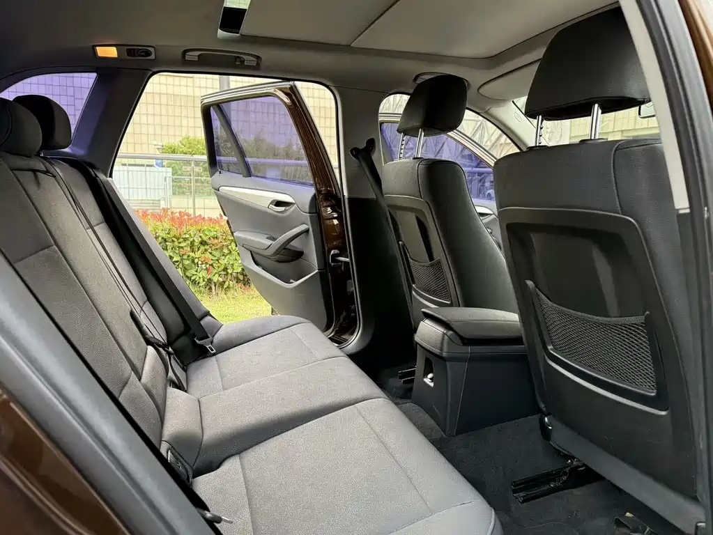 BMW X1 (Import) sDrive18i Luxury Type, фото 8