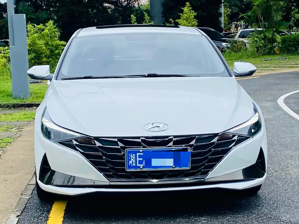 Hyundai Elantra — миниатюра 2