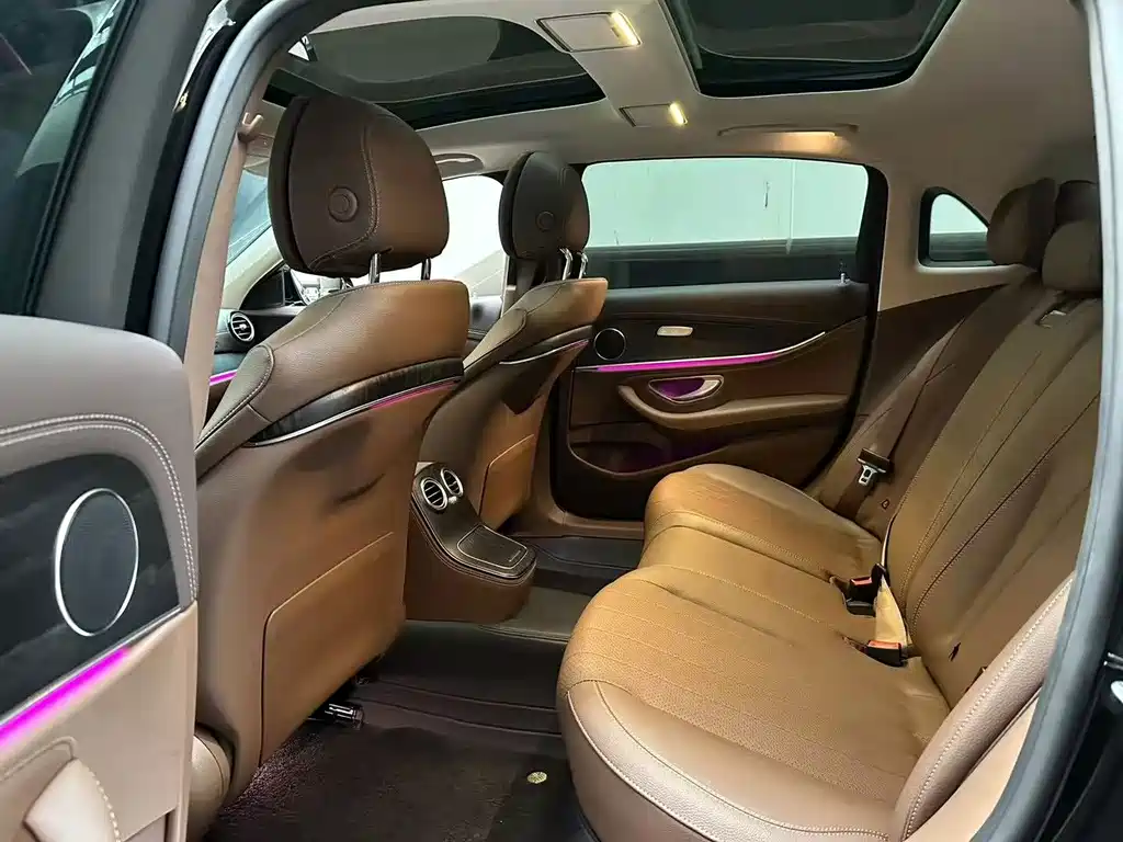Mercedes-Benz E-Class — миниатюра 8