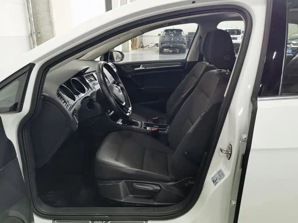 Volkswagen Golf — миниатюра 10