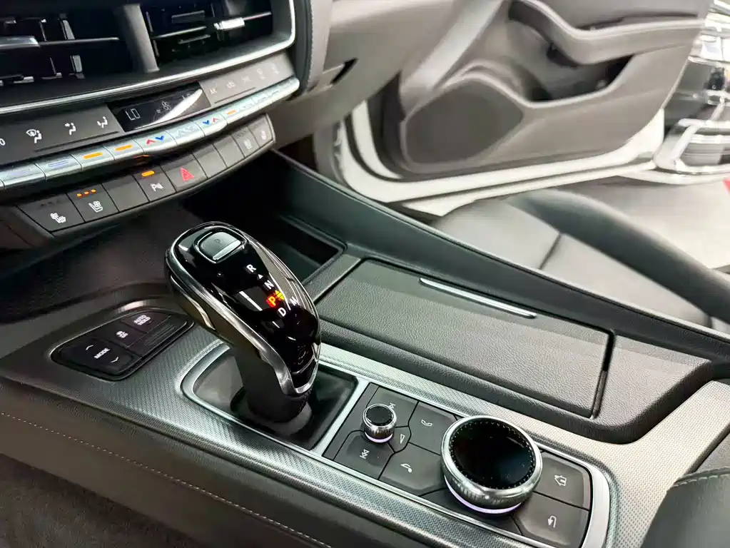 Cadillac CT5 — миниатюра 13