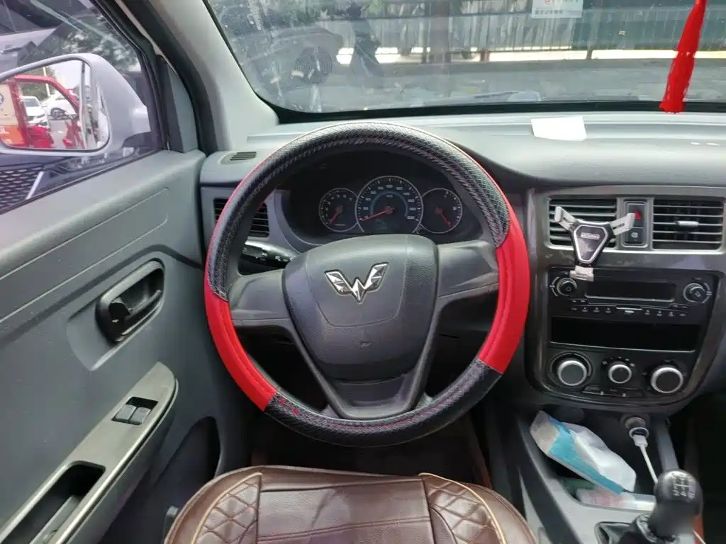 Wuling Rongguang V — миниатюра 11