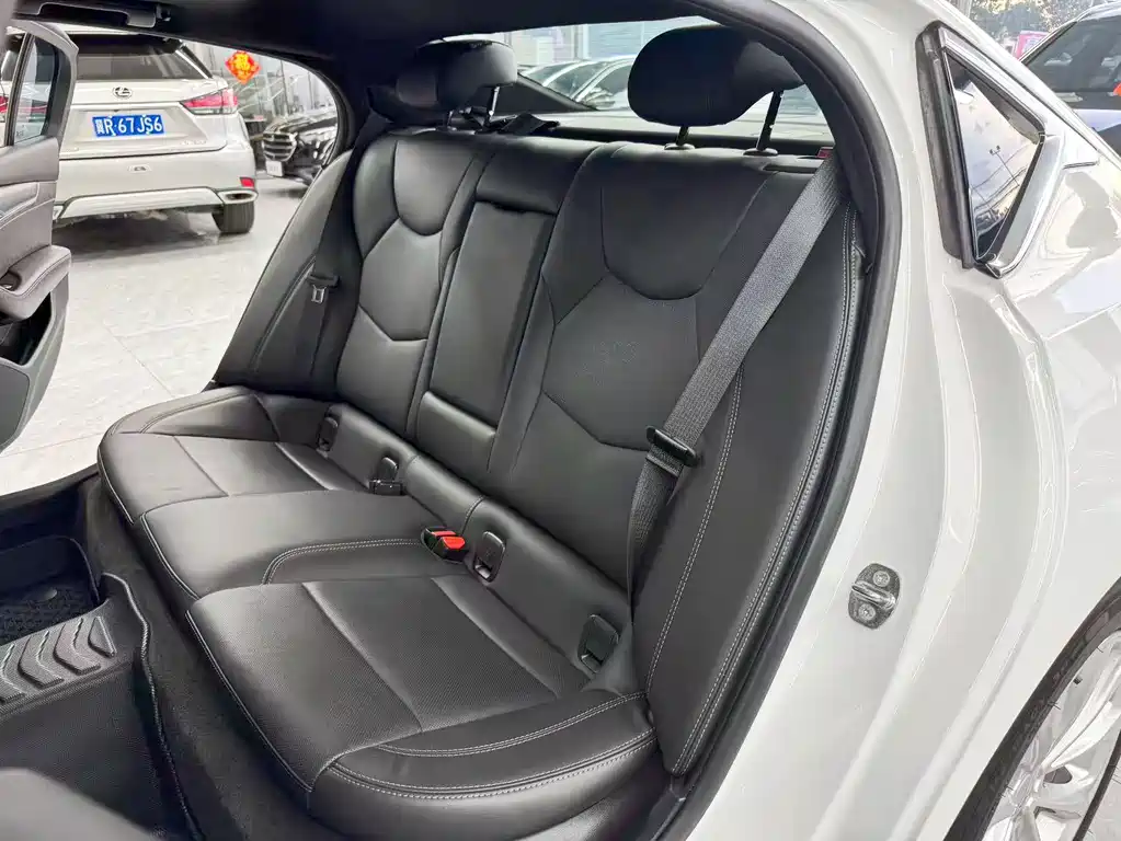 Cadillac CT5 — миниатюра 18