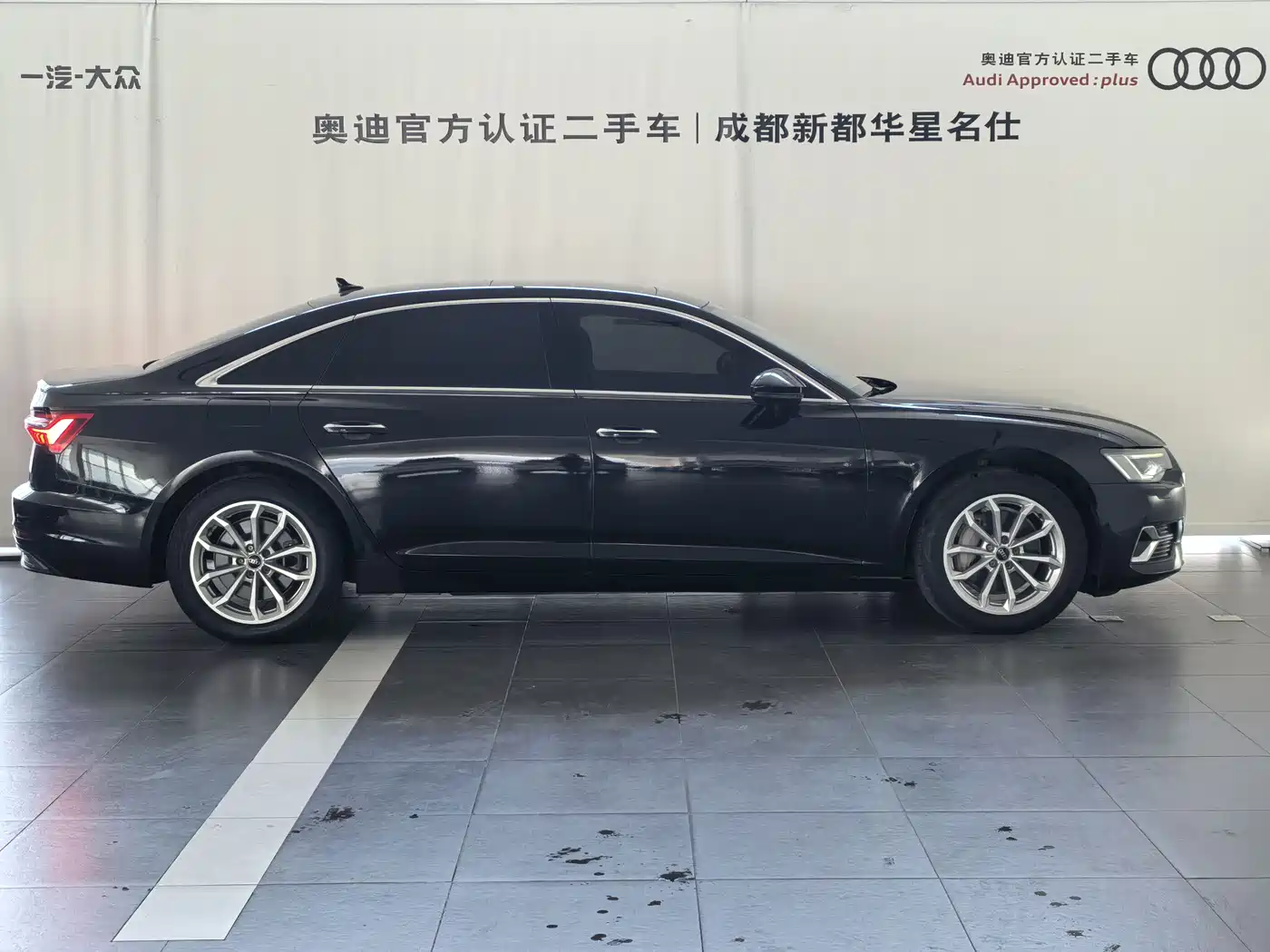 Audi A6L id 4515318 из Китая 14
