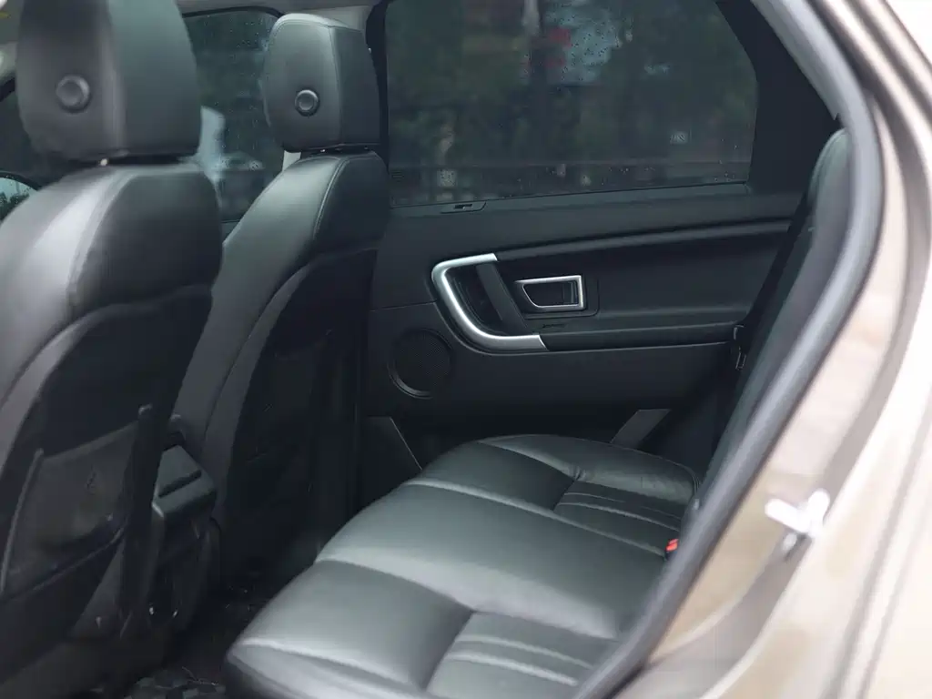 Land Rover Discovery Sport — миниатюра 25