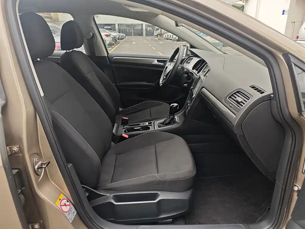 Volkswagen Golf — миниатюра 13