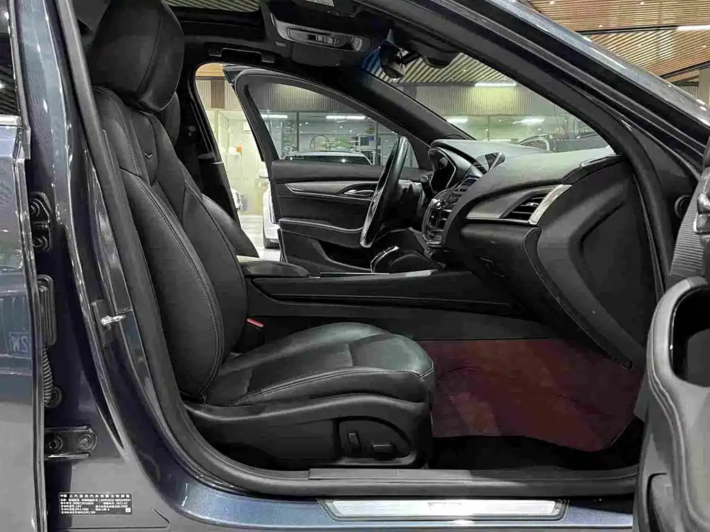 Cadillac CT5 — миниатюра 5