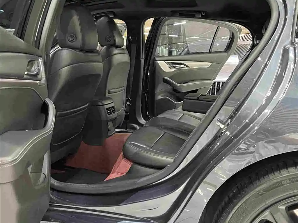 Cadillac CT5 — миниатюра 6