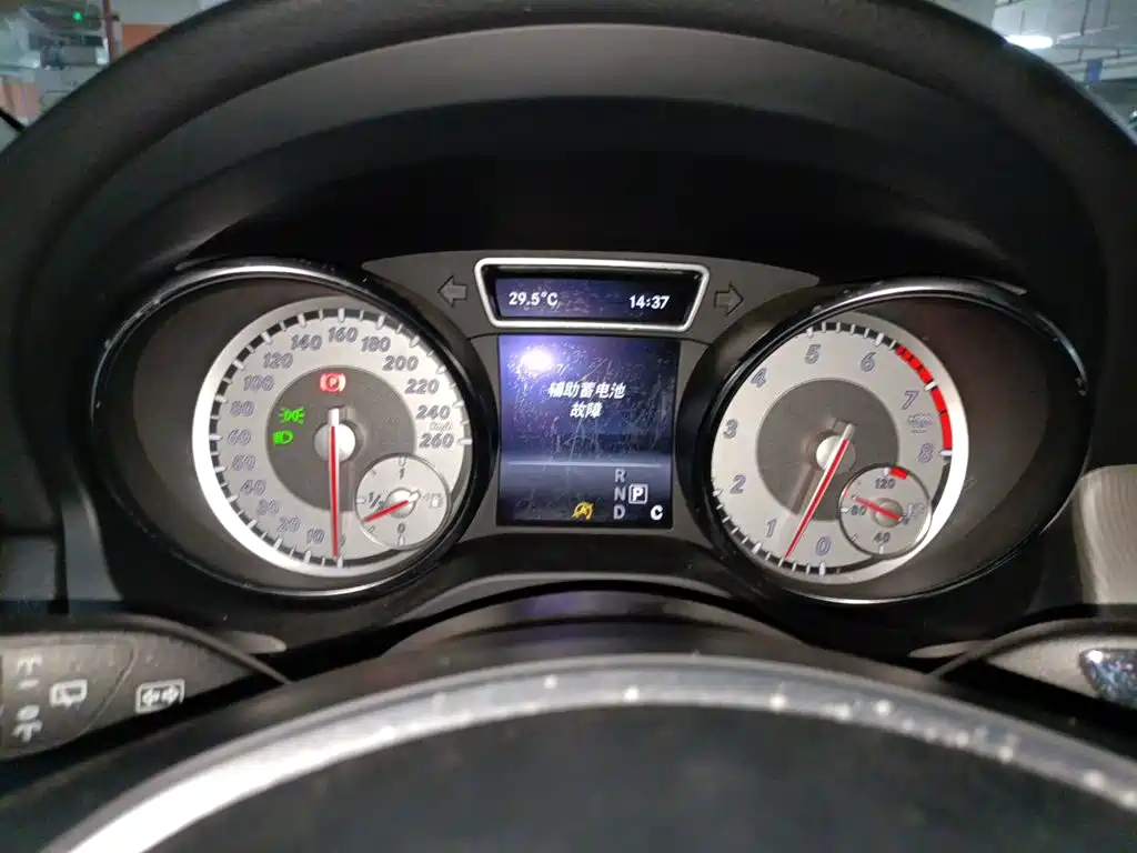Mercedes-Benz GLA — миниатюра 12
