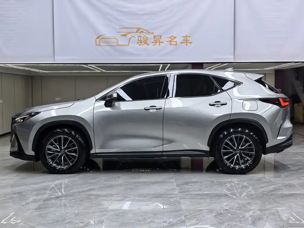 Lexus NX — миниатюра 7