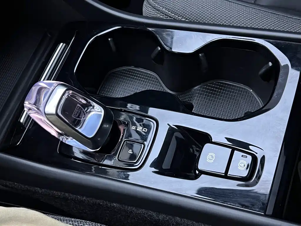Volvo XC40 — миниатюра 12