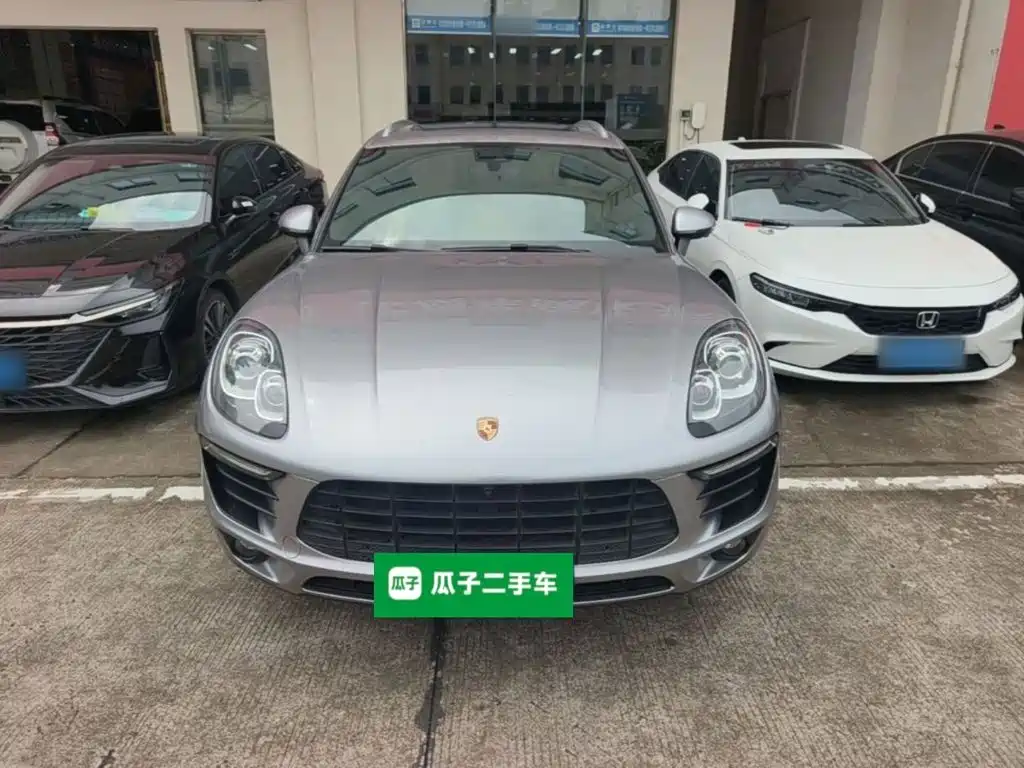 Porsche Macan — миниатюра 3