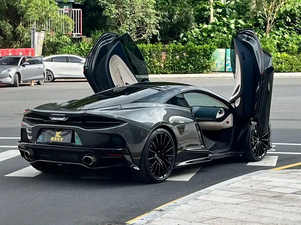 McLaren GT — миниатюра 5