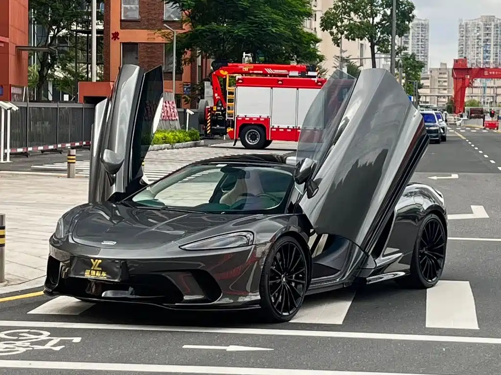 McLaren GT — миниатюра 4