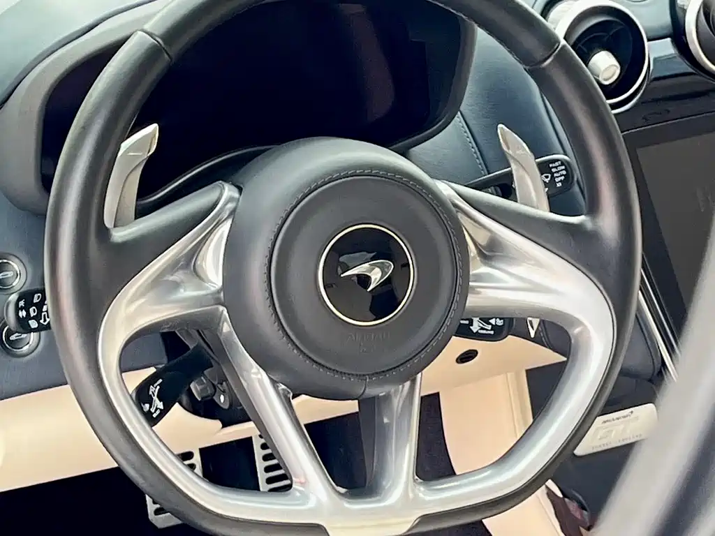 McLaren GT — миниатюра 8