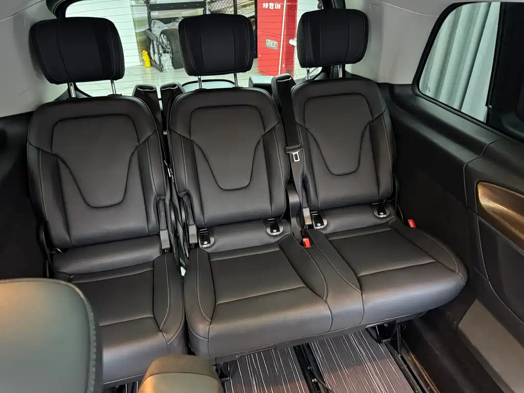 Mercedes-Benz V-Class — миниатюра 17