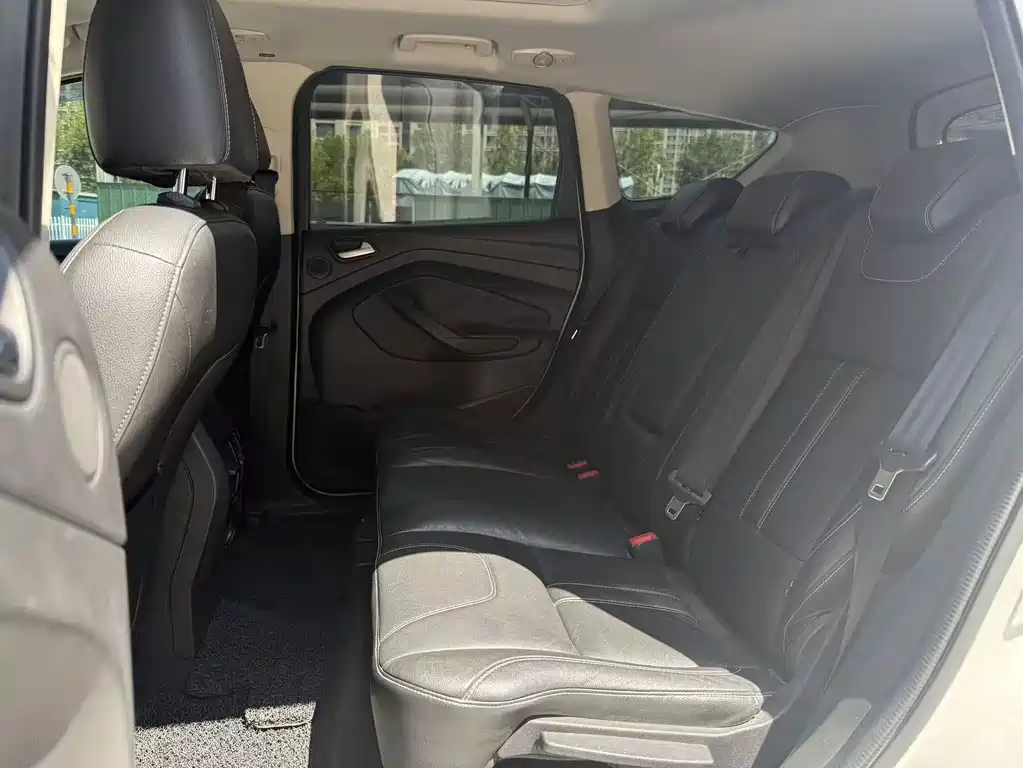 Ford Kuga — миниатюра 5