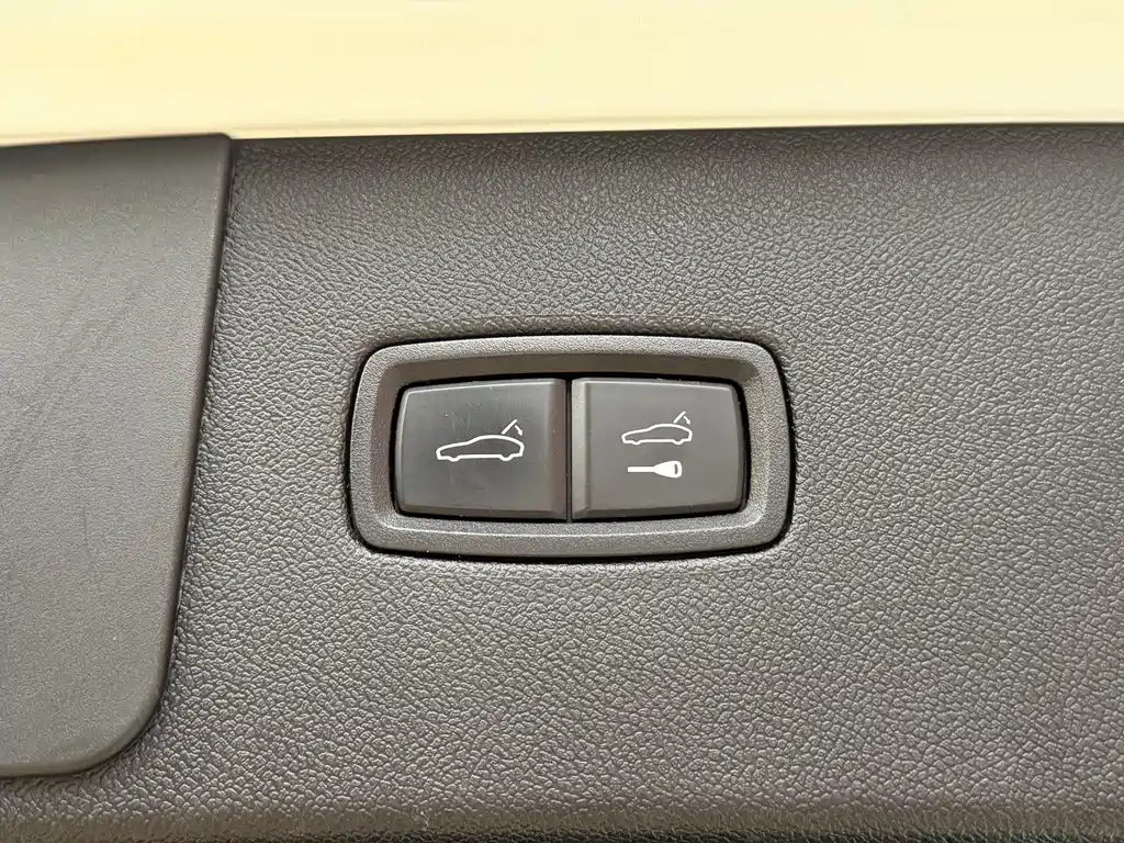Porsche Cayenne — миниатюра 19