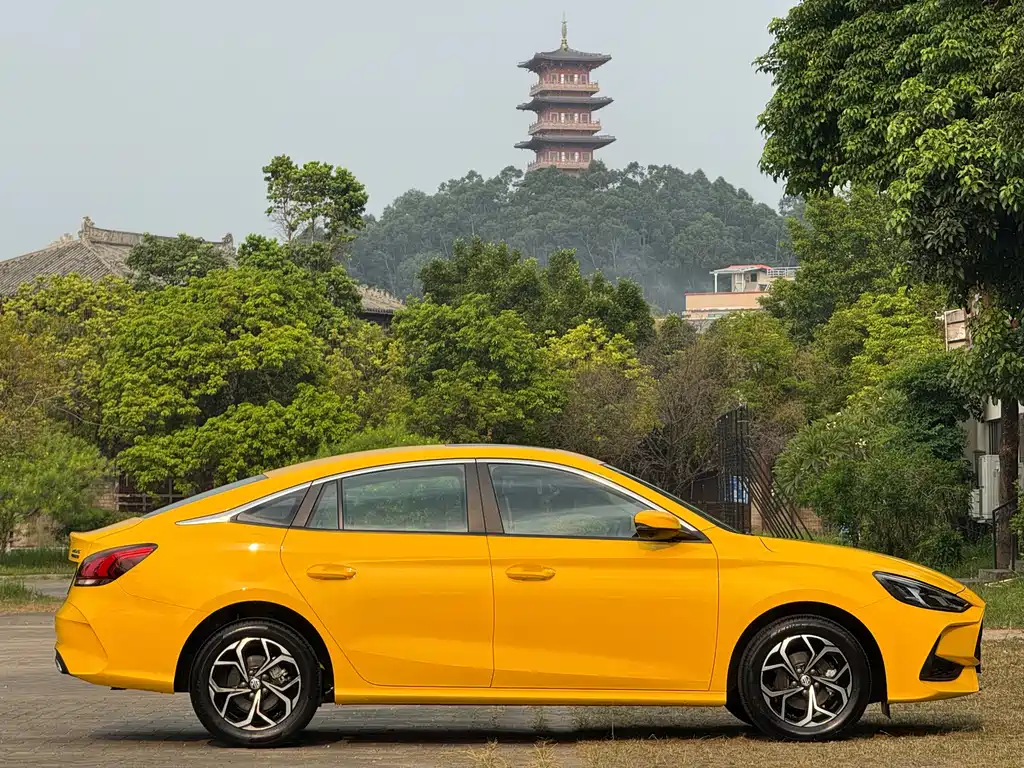 MG MG5 — миниатюра 7