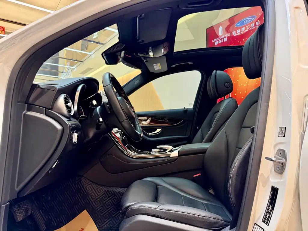 Mercedes-Benz GLC 2018 GLC 260 4MATIC Luxury