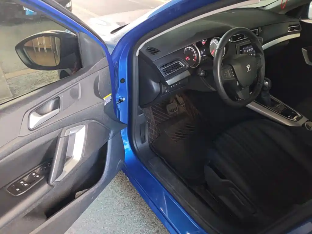 Peugeot 408 — миниатюра 21