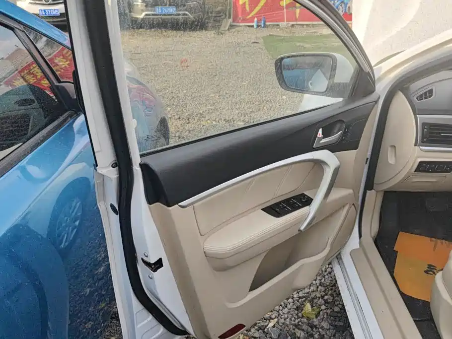 Geely Emgrand — миниатюра 7
