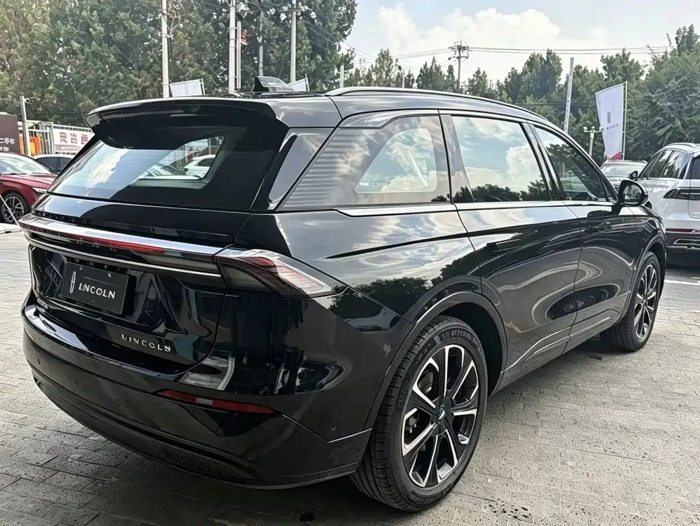 Lincoln Nautilus — миниатюра 5