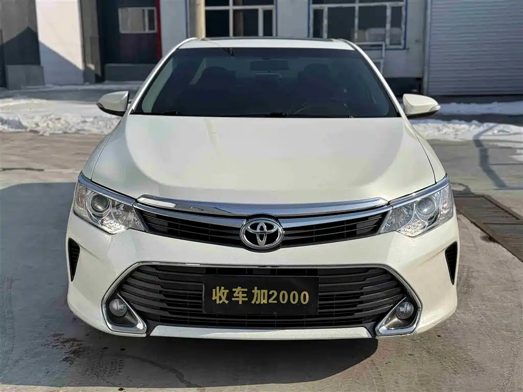 TOYOTA CAMRY