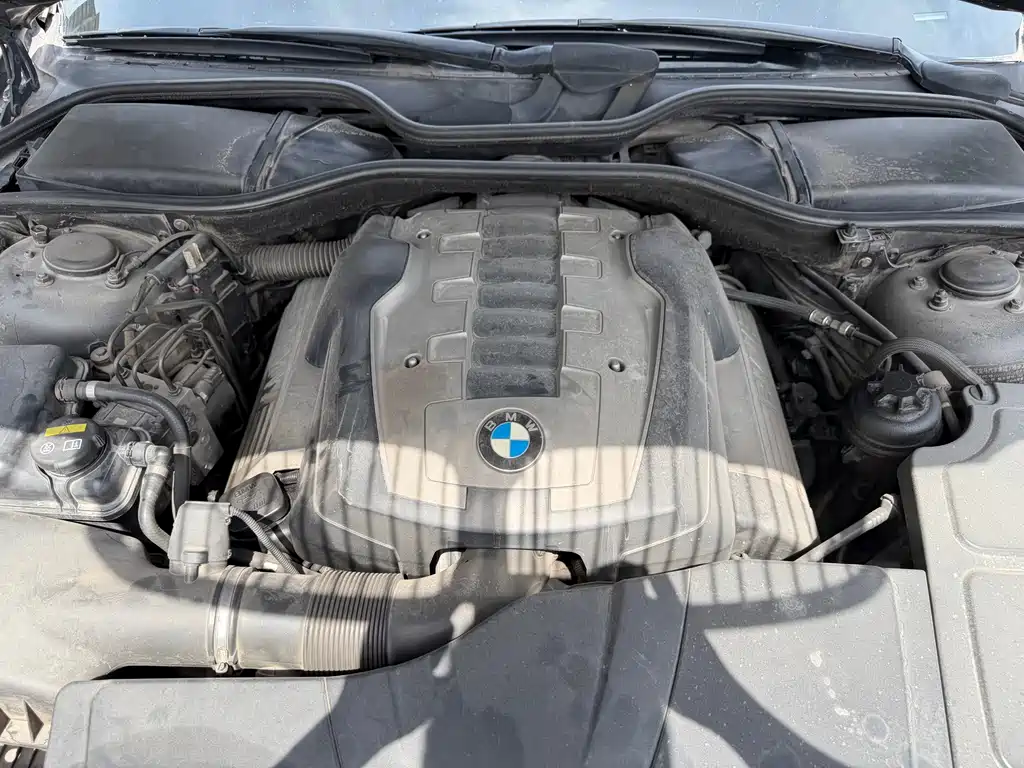 BMW 7 Series — миниатюра 17