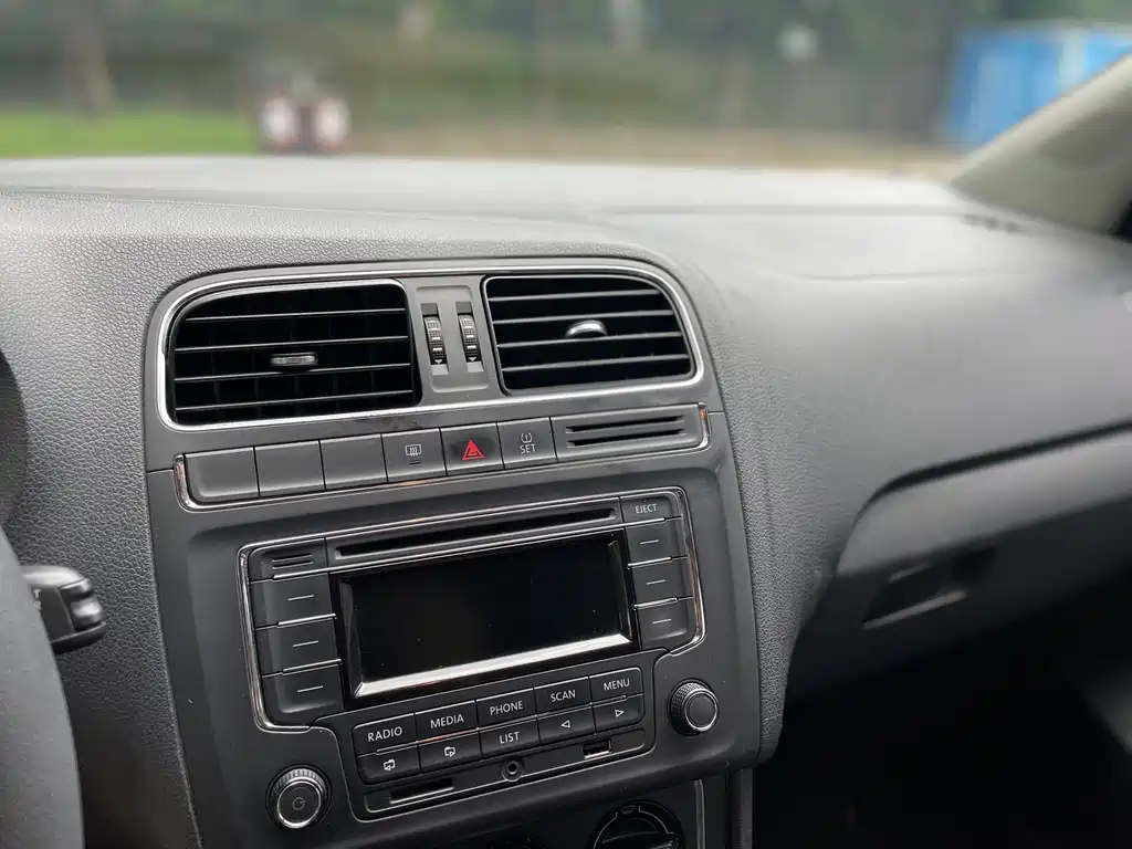 Volkswagen Polo — миниатюра 8