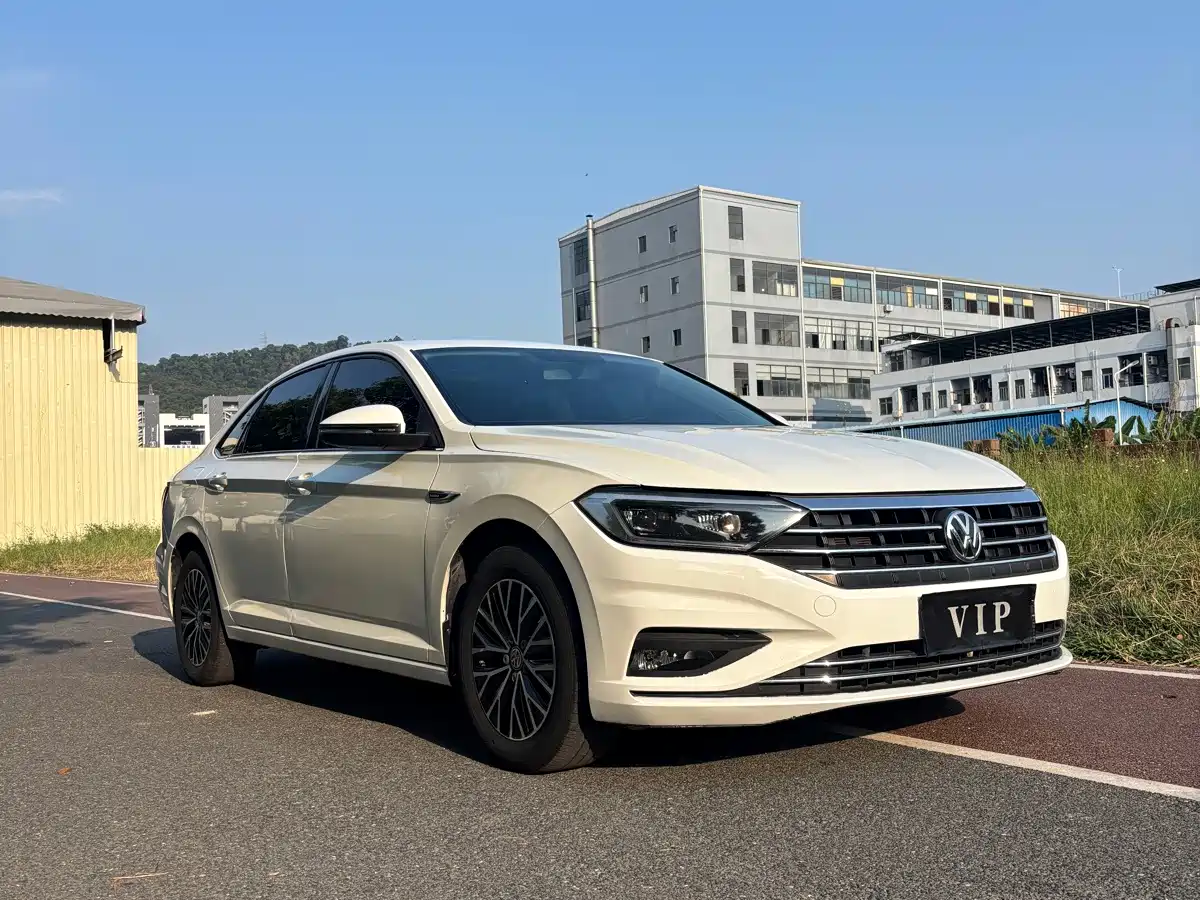 Volkswagen Sagitar
