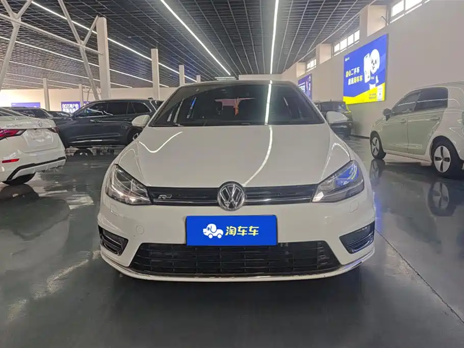 VOLKSWAGEN GOLF