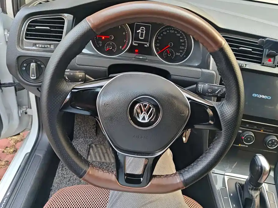 Volkswagen Golf — миниатюра 14