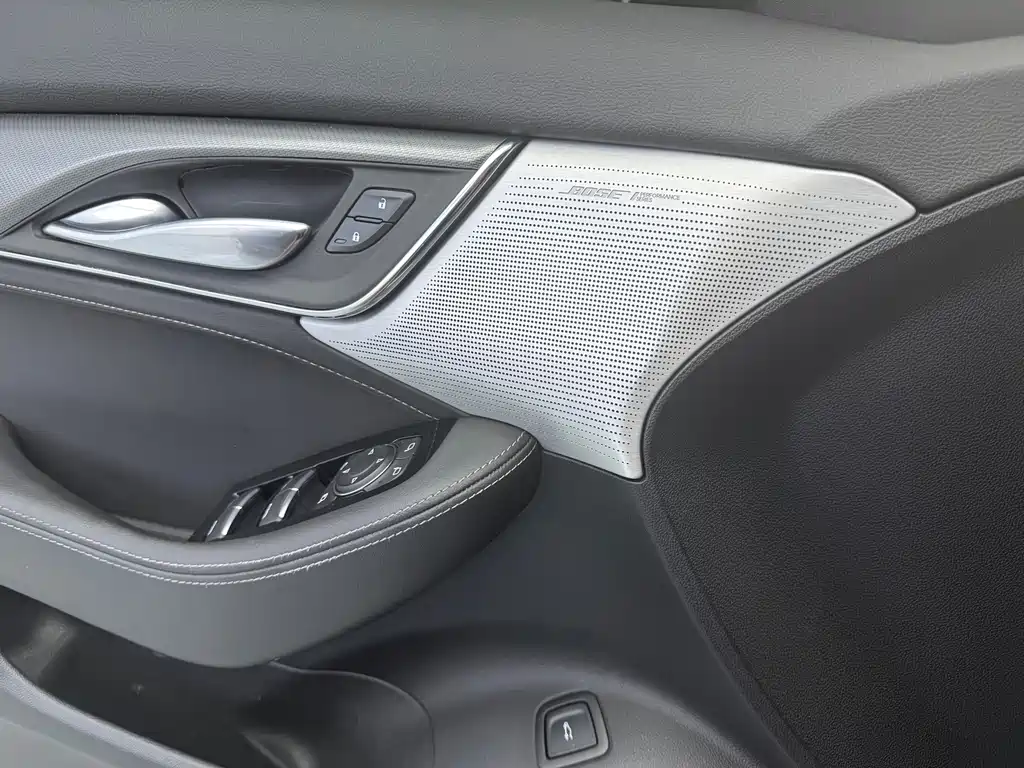 Cadillac CT5 — миниатюра 5