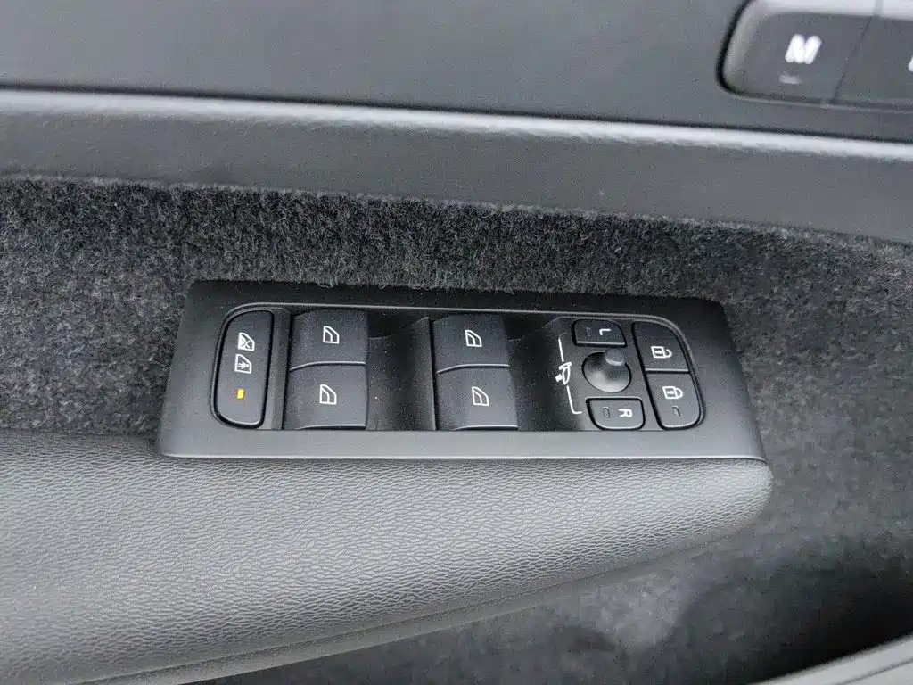 Volvo XC40 — миниатюра 9