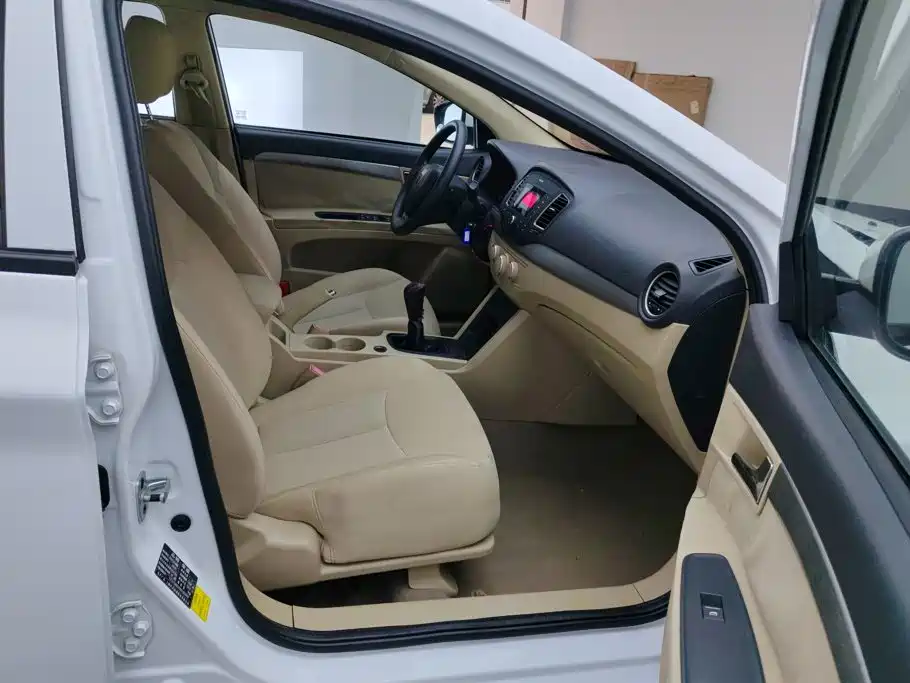 Roewe 350 — миниатюра 8
