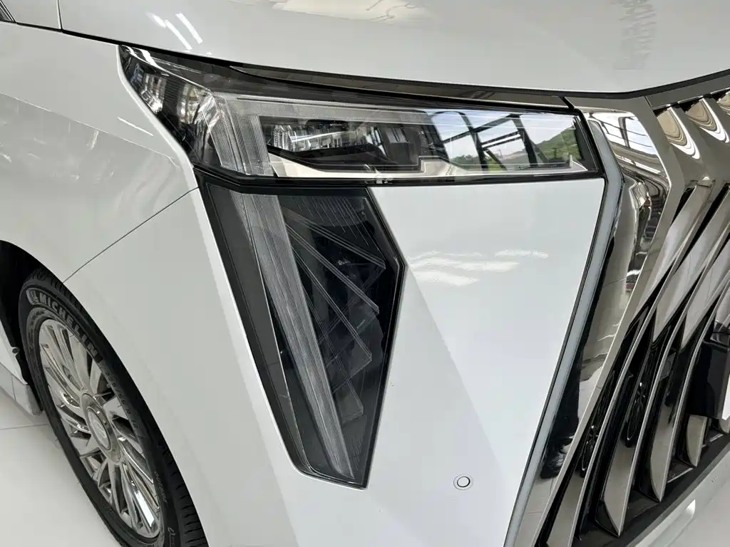 GAC Motor M8 Grandmaster Series 400T Supreme Edition, фото 13