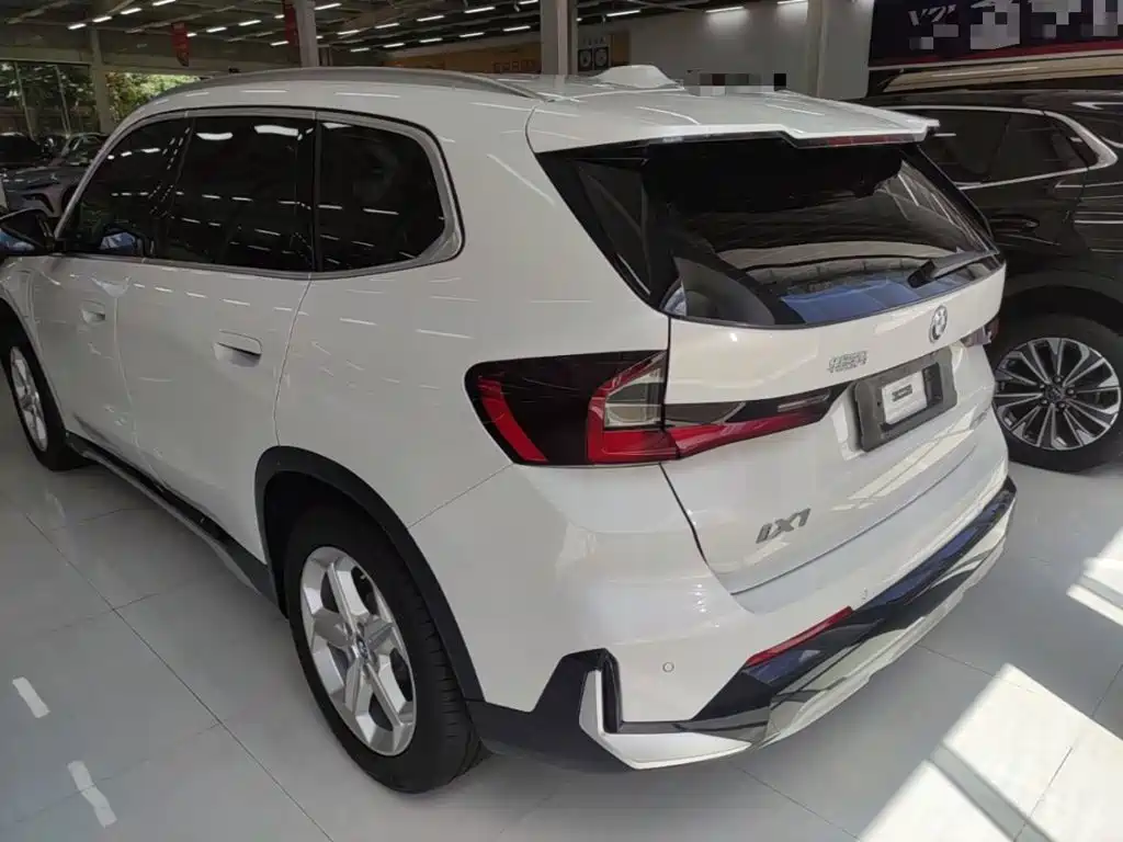 BMW iX1 — миниатюра 5