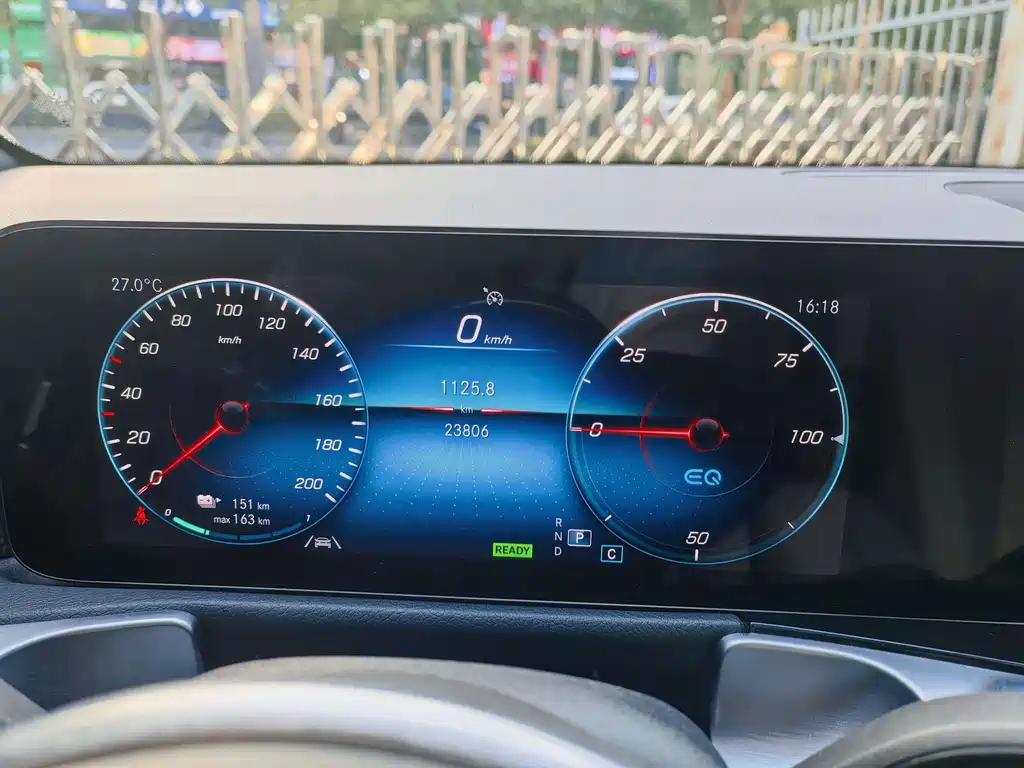 Mercedes-Benz EQB — миниатюра 10