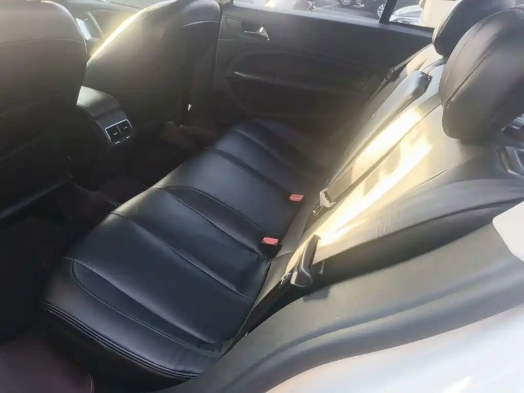Peugeot 408 — миниатюра 17