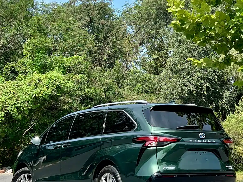 TOYOTA SIENNA