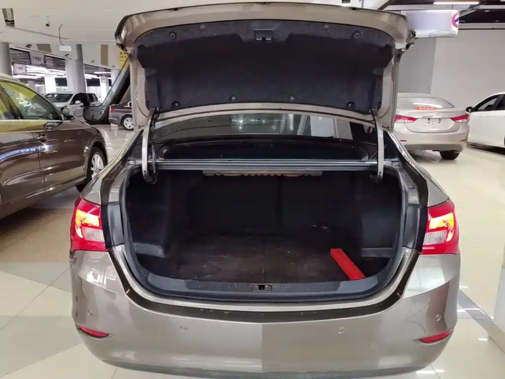 Buick Excelle — миниатюра 19