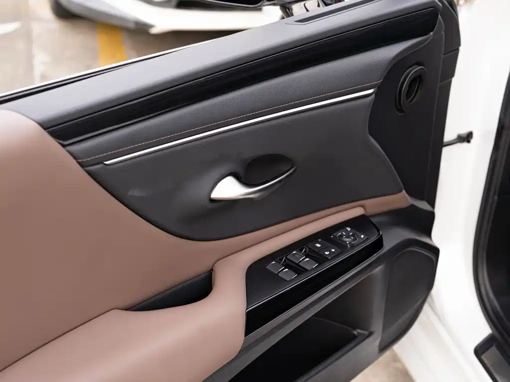 Lexus ES — миниатюра 19