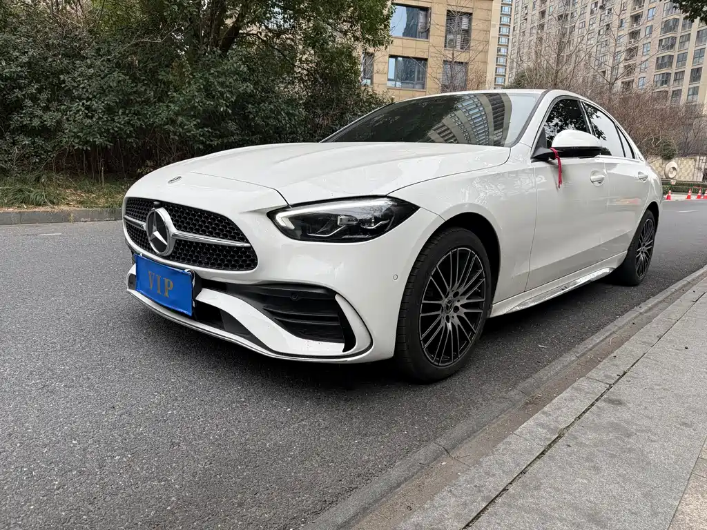 Mercedes-Benz C-Class 2024