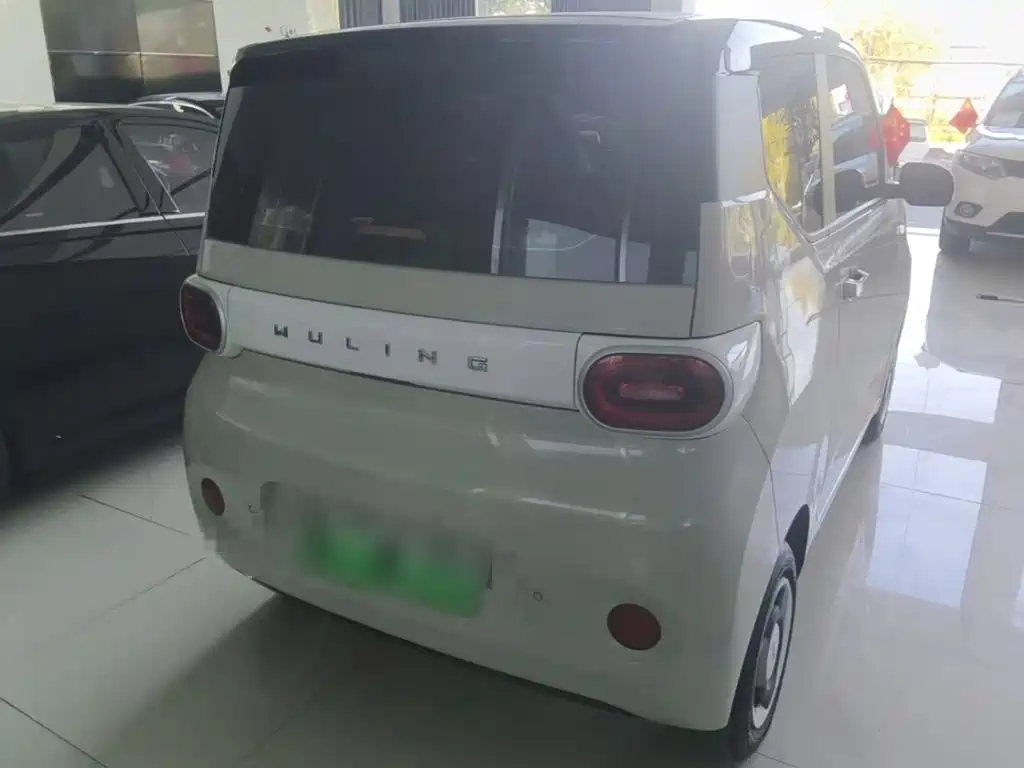Wuling MINIEV — миниатюра 6