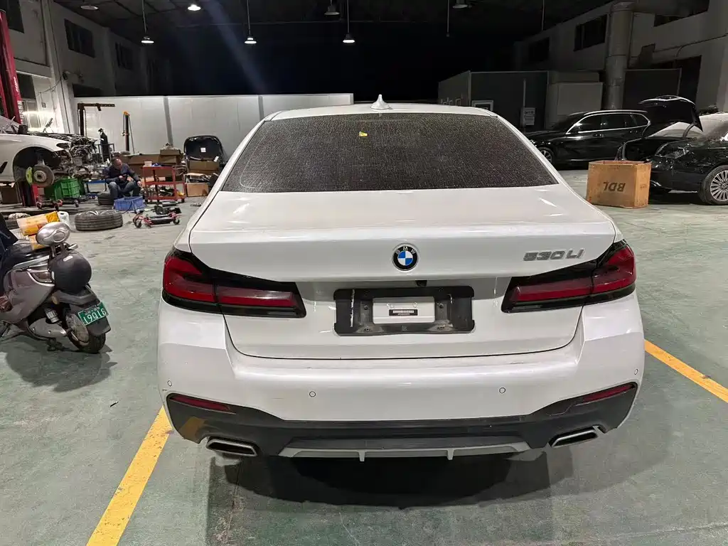 BMW 5 SERIES