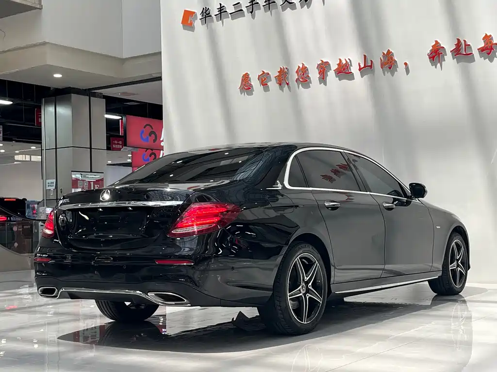 Mercedes-Benz E-Class — миниатюра 7